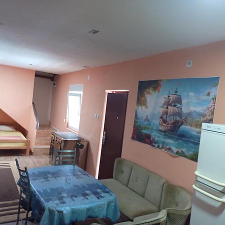 Red Apartman Trebinje Exterior foto