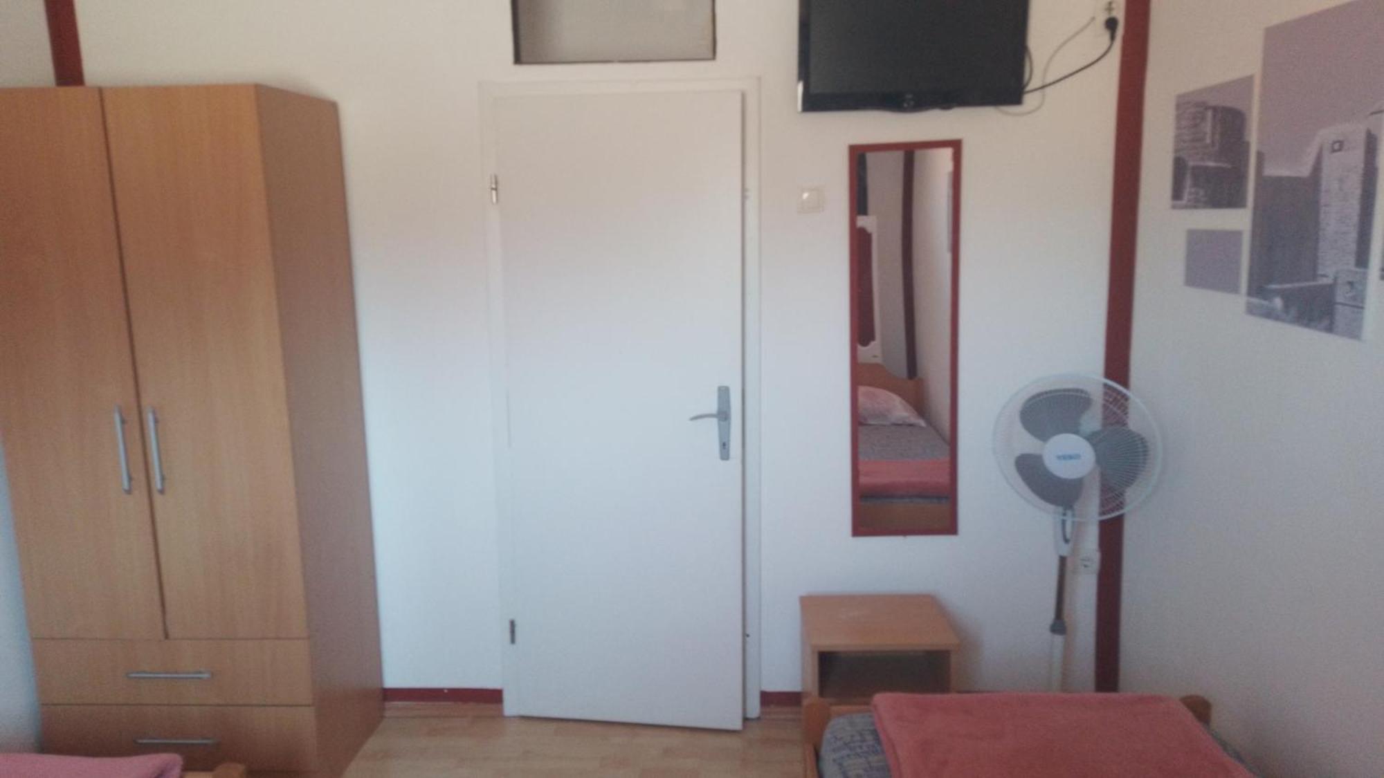 Red Apartman Trebinje Exterior foto
