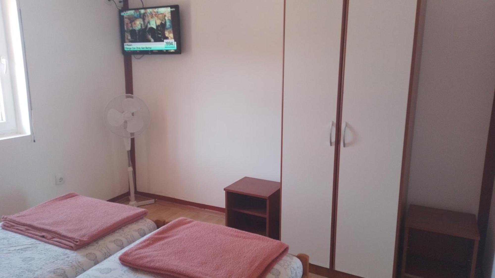 Red Apartman Trebinje Exterior foto